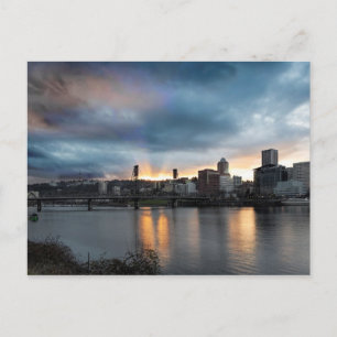Sunset Over Portland Oregon Briefkaart van de stad