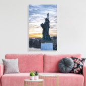 Sunset over Replica van het Vrijheidsbeeld in Pari Canvas Afdruk (Insitu (Woonkamer))
