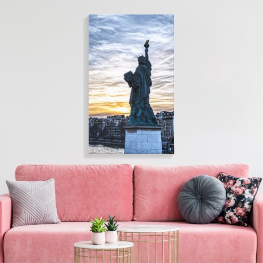Sunset over Replica van het Vrijheidsbeeld in Pari Canvas Afdruk (Insitu (Woonkamer))