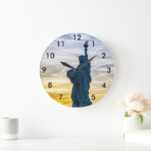 Sunset over Replica van het Vrijheidsbeeld in Pari Grote Klok (Huis)