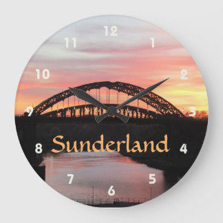 Sunset over Sunderland Wearmouth Bridge Grote Klok