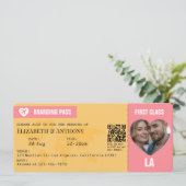 Sunset Pink & Goldenrod Boarding Pass Wedding Kaart (Staand voorkant)