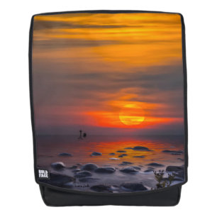 Sunset Reflections on a Rocky Shore Rugtassen
