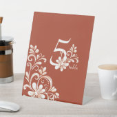 Sunset Rust Red Shabby Chic Wedding Table Sign Reclamebord Met Voetstuk (Insitu)