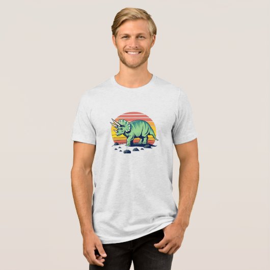 Sunset Safari: Retro Triceratops T-Shirt (Voorkant volledig)