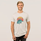 Sunset Serenity: Retro Stegosaurus T-Shirt (Voorkant volledig)