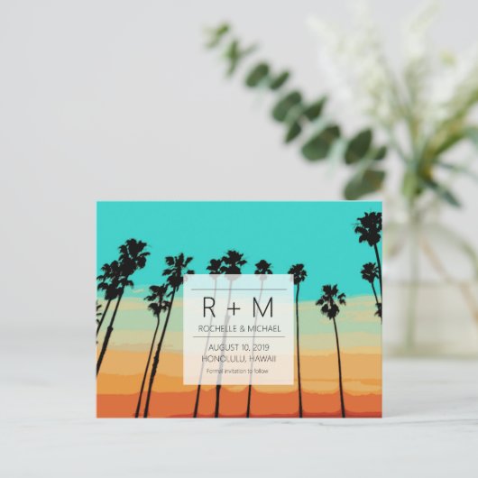 Sunset Skies Tropische bruiloft Save the Dates Aankondigingskaart (Staand voorkant)