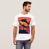 Sunset Surfer en Dolfijn Silhouet Tropisch strand T-shirt (Voorkant volledig)
