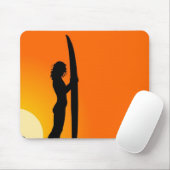 Sunset Surfer Girl met surfboard Muismat (Met muis)