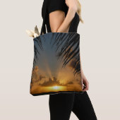 Sunset Through Palm Fronds Tropical Seascape Tote Bag (Dichtbij)