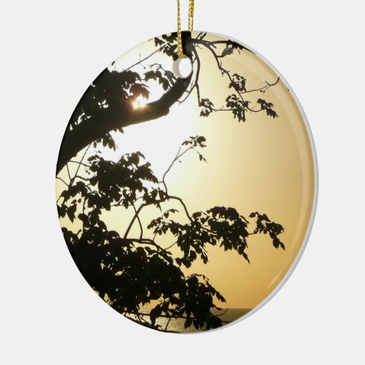 Sunset Through Trees II Tropische fotografie Keramisch Ornament (Links)