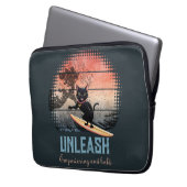 Sunset Wave-Riding Cat Laptop Sleeve (Voorkant Links)