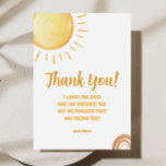 Sunshine 1e Verjaardag Dank u kaart<br><div class="desc">Vier de warmte en vreugde die je kleintje in je leven bracht met deze "Here Comes the Sun Boho Sunshine Thank You Invitation". Omarm de bohemian vibes en retro charme als je je dankbaarheid uitdrukt. Het zongeïnspireerde ontwerp en de levendige kleuren brengen een gevoel van blijdschap en speelsheid naar uw...</div>