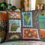 Sunshine Meadows | Stijlvolle familienaam Monogram Kussen<br><div class="desc">Voeg een vleugje charme en persoonlijkheid toe aan uw interieur met het Sunshine Meadows Sierkussen. Met een prachtige mix van grillige postzegelillustraties - van delicate wilde bloemen en weelderig groen tot levendige sinaasappels en regenbogen - brengt dit kussen een gevoel van warmte en nostalgie naar elke ruimte. Pas het aan...</div>