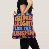 Sunshine On The Go beroemd gemaakt door Bold & Upl Tote Bag (Dichtbij)