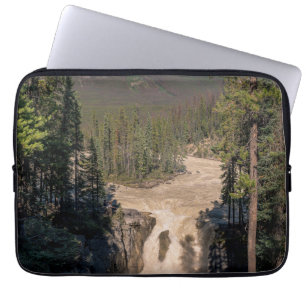 Sunwapta Serenity: Watervalfotografie Laptop Sleeve
