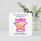 Super Afstudeerder Roze Afstuderen Aankondiging-be (Staand voorkant)