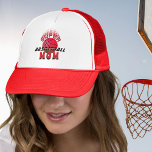 Super Basketball Ma Sporty Moeder Trucker Pet<br><div class="desc">Super Basketball mam Sporty Moeder Trucker Hat. Het ontwerp heeft een moderne rode typografie met een basketbal. Pet voor een mam basketbalspeler. Geweldig geschenk voor een actieve sportieve moeder die van basketbal houdt.</div>