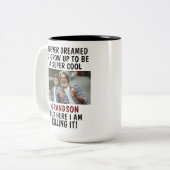 Super coole kleinzoon die het doodt met aangepaste tweekleurige koffiemok (Voorkant links)