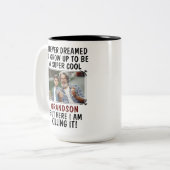 Super coole kleinzoon die het doodt met aangepaste tweekleurige koffiemok (Voorkant links)