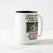 Super coole kleinzoon die het doodt met aangepaste tweekleurige koffiemok (Voorkant rechts)