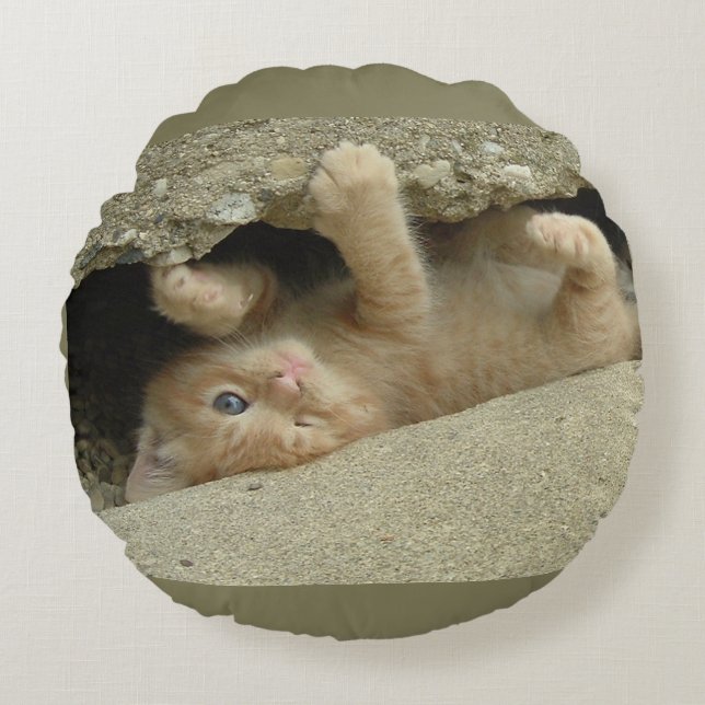 Super Hero Oranje Tabby Kitten Rond Kussen (Voorkant)