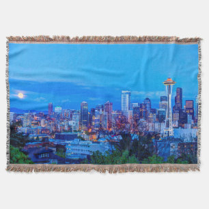 Super Moon opkomend nabij de skyline van Seattle Deken