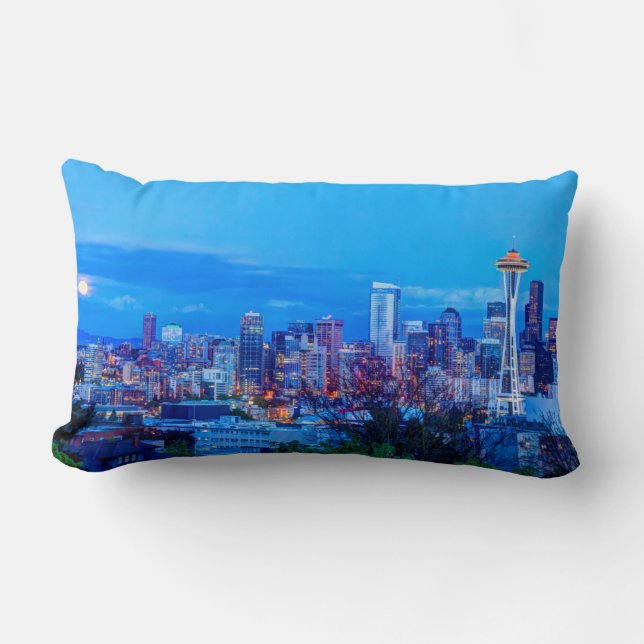 Super Moon opkomend nabij de skyline van Seattle Kussen (Voorkant)