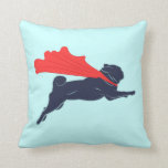 Super Pug Kussen<br><div class="desc">Super Pug. Een minimalistisch vectorontwerp met een superstekelvliegtuig met een schattige rode cape. Een groot cadeau voor liefhebbers van pugs,  honden,  superheldenkannen en vectorkunst.</div>
