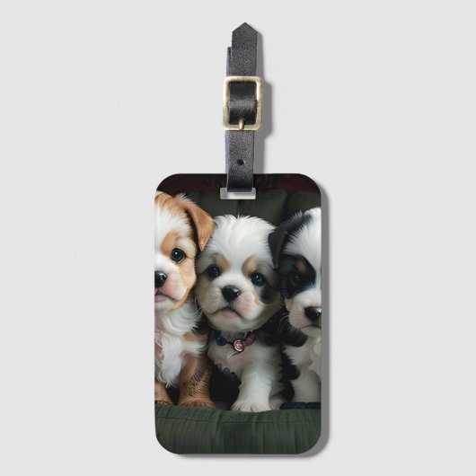 Super Schattigee Puppies op de bank 2 Bagagelabel (Voorkant (verticaal))