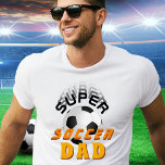 Super Soccer Dad Football Ball Sporty Vader T-shirt<br><div class="desc">Super Soccer Dad Football Ball Sporty Father T-Shirt. Het ontwerp heeft een moderne levendige typografie met een voetbal. Geweldig geschenk voor vaderdag,  verjaardag of Kerstmis voor een actieve sportvader die van voetbal houdt.</div>