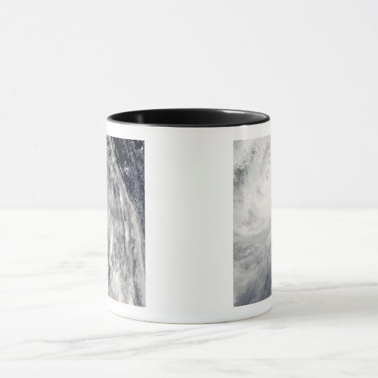 Super Typhoon Wipha Mok (Midden)