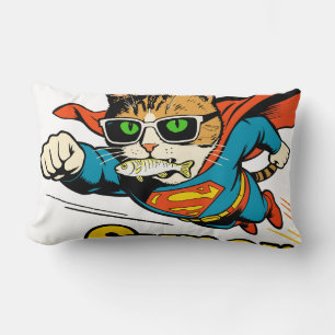 Supercat vliegt met vis kussen