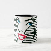 Supergirl bliksem met gezicht tweekleurige koffiemok (Center)