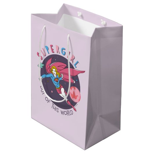 Supergirl Flying Upwards Illustratie Medium Cadeauzakje (Achterkant Gekanteld)