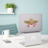 Supergirl Golden Wings Sticker (Laptop op bureau)