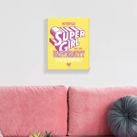 Supergirl Metropolis University Athletics Dept. Canvas Afdruk (Insitu (Woonkamer))