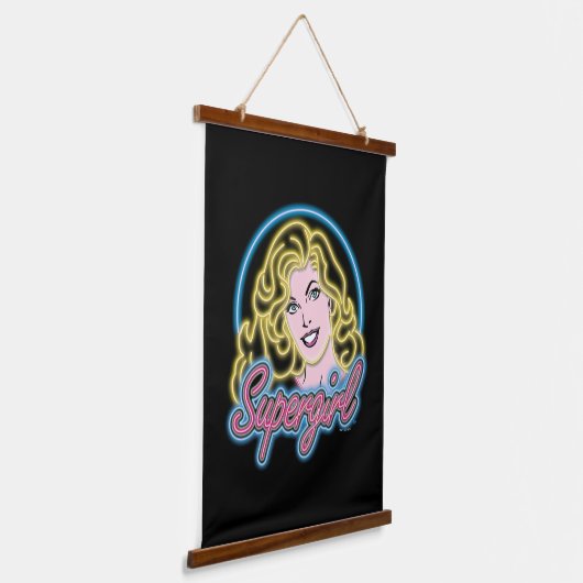 Supergirl Retro Neon Lights Grafisch Hangend Wandkleed (Gebogen)