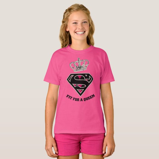 Supergirl S-Shield "Fit for a Queen" T-shirt (Voorkant volledig)