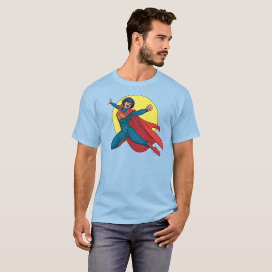 Supergirl Vliegen in Blauw Pak T-shirt (Voorkant volledig)