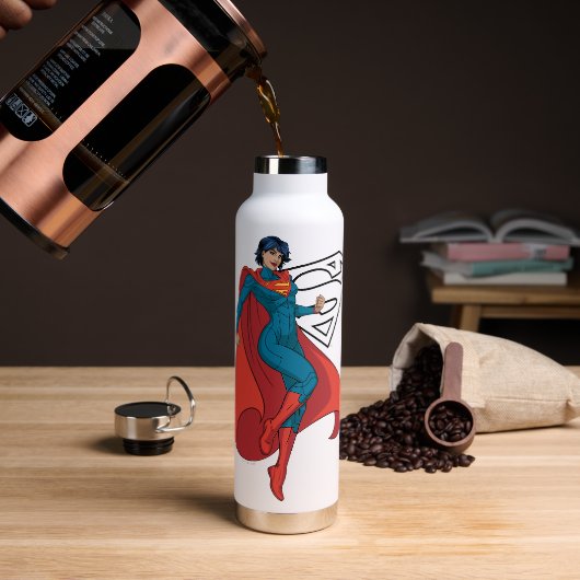 Supergirl zweven in blauw pak waterfles (Koffie)