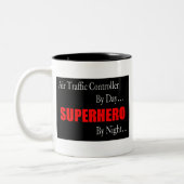 Superheld Air Traffic Controller Tweekleurige Koffiemok (Links)