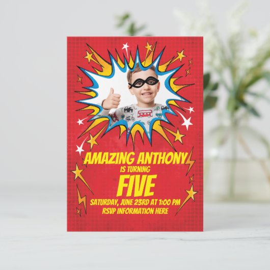 Superheld Birthday Uitnodiging (Staand voorkant)