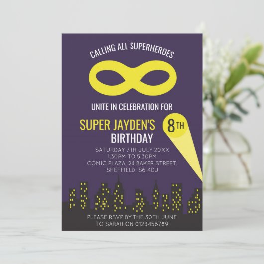 Superheld, de uitnodiging voor verjaardagsfeestjes (Staand voorkant)