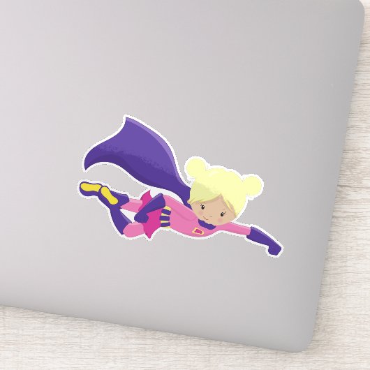Superheld Girl, Hero, Blonde Hair, Paarse Cape Sticker (Detail)