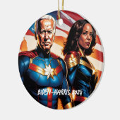 Superheld Joe Biden en Kamala Harris Keramisch Ornament (Links)