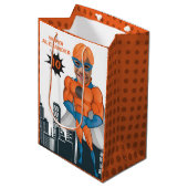 Superheld Musculair Man Oranje Greatest Fun Birthd Medium Cadeauzakje (Voorkant Gekanteld)