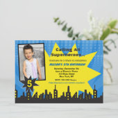 Superheld Photo Birthday Party Invitations Kaart (Staand voorkant)