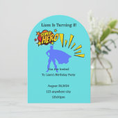 Superheld verjaardagsuitnodiging voor jongens kaart (Staand voorkant)