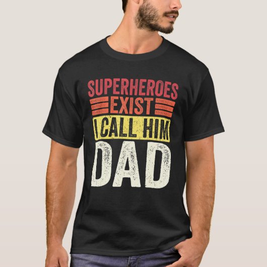 Superhelden bestaan Ik noem hem Papa Retro Vaders  T-shirt (Voorkant)